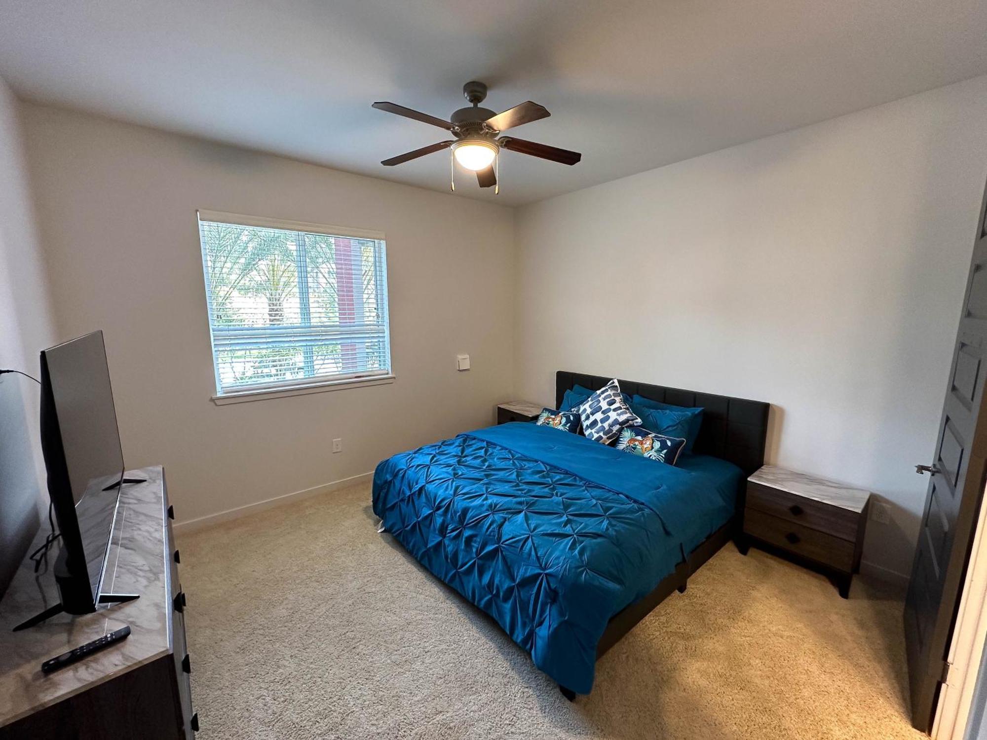 Lux 2 Bedroom In Woodland Hills Los Angeles Exterior photo